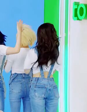TWICE - Dahyun, Jihyo & Momo