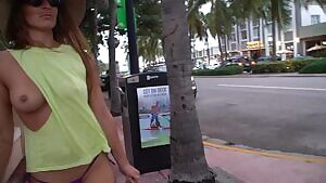 This top just won't contain my boobs