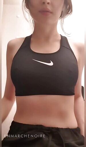 My sports bra hides them pretty well 🙈