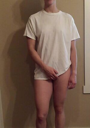 To the 10 people that see my post this late at night, I hope you enjoy little college sluts😘