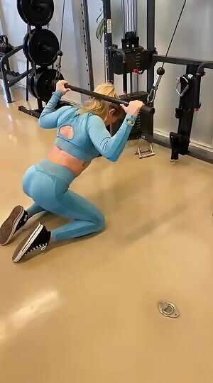 The Queen on her knees