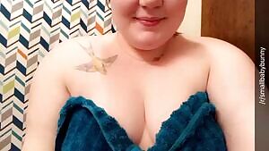 A lil boob shake to brighten your Thursday night
