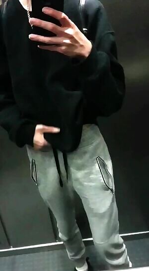 18 ; slutweaktwink ; no trading, just chats & promos, teasers and bts of my OnlyFans content 🔥