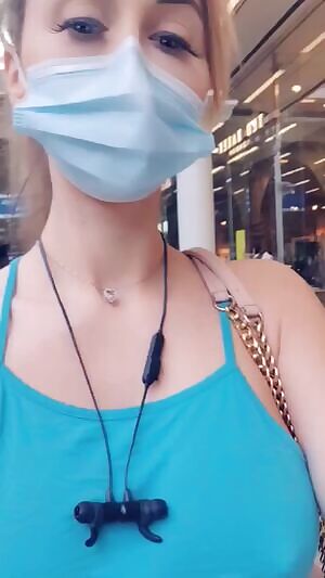 I dress like this in public so it's obvious I'm a horny bimbo