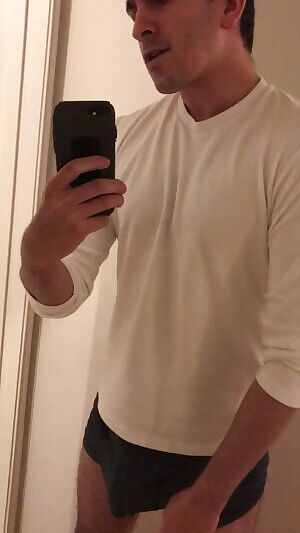 GIF- Why don’t you be a good listener and get over here?