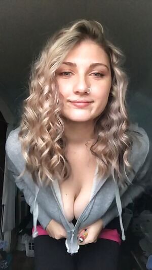 Feeling horny right after hitting my bubbler😌