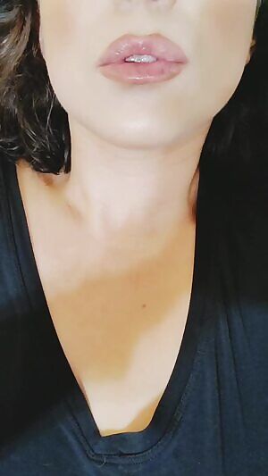 Too close? Am I making it hard for you?💋🎶