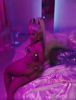 Doja Cat - That ass in 'Cyber Sex' music video