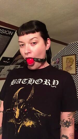 Since y’all were so nice on my first post here’s my pale tits 🥀