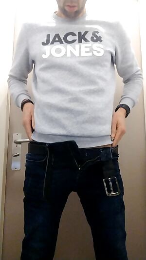 Should my next post be a cum video? 🤔 39M