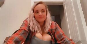 she is back😱 Whiptrax Bouncing Big Tits her ALBUM for free now ---> http://txt.do/1pj16