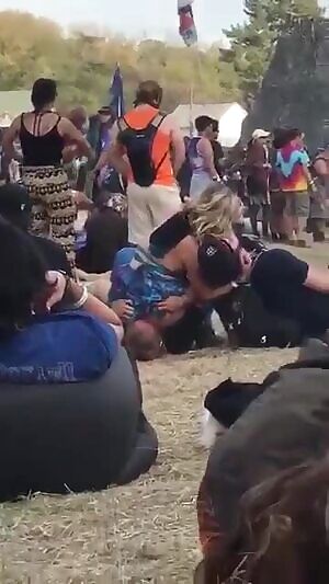 Festival Facesitting