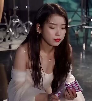 IU