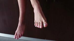 Feet And Anal Treat For Valentine'Day - Naomi Swann