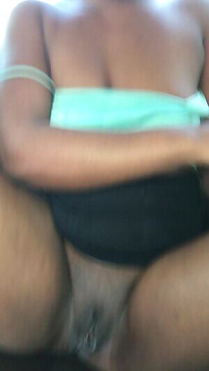 Watch me flash my titties and PUSSY