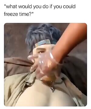 poke those pecs 😋