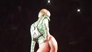 Miley Cyrus showing everyone where she wants it