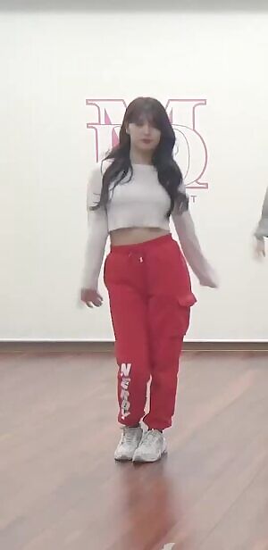 Momoland - Ahin