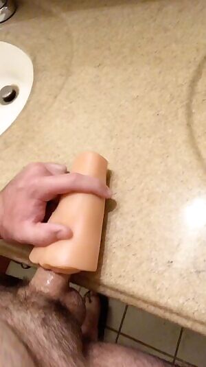 Haven’t posted a cumshot in awhile. Hope you enjoy:)