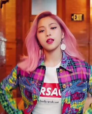 ITZY - Ryujin