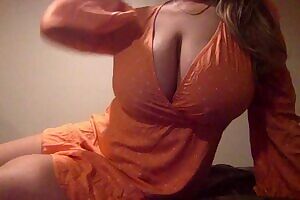 Wanted to show my new dress to the sub that makes me feel the sexiest