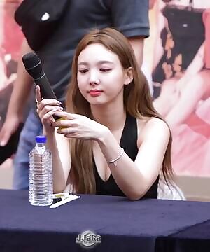 TWICE - Nayeon