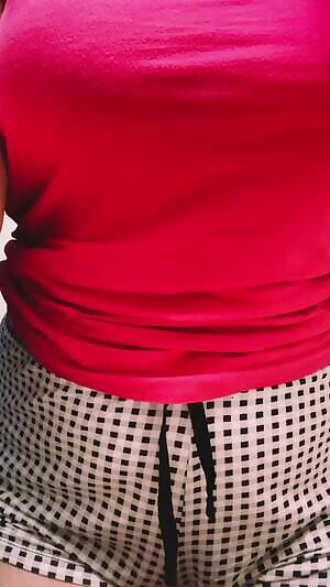 Titty drop and surprise 😋