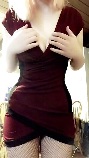 goodmorning! here’s me in my favorite dress! 😋