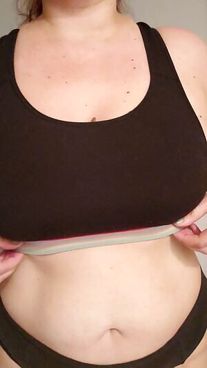 I think the black sports bra makes them look smaller.