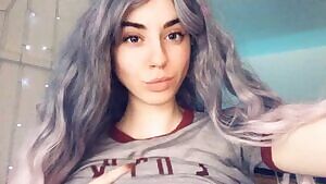 Good morning! Who wants to play before class? I’m around for vanilla or domme, and 420 friendly! //  💕