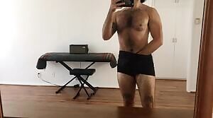 I always want someone to come over after a nice sweaty workout 🥵