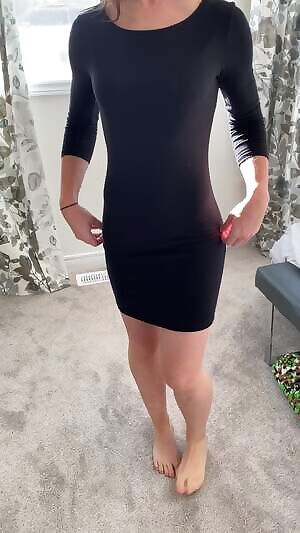 Do you like my petite fit body? Would you fuck me 🥰