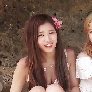 Sana Cleavage