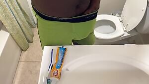 27 I’m straight with a 10 inch bbc with a A B S O L U T L E Love for bubble butt Twinks they are just fucking sexy who’s trying to “seduce” daddy and “not let it out🤫😜😋” now thick girls wit big melons please step right on up y’all are not left out