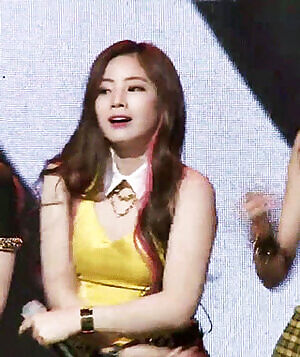 TWICE - DAHYUN CLEAVAGE !!!