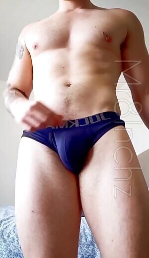 I see a lot of boxer-shorts... Is no-one a fan of the budgie-smugglers anymore?