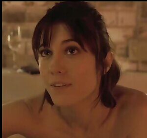 I don't know which makes me throb more, Mary Elizabeth Winstead's gorgeous face or her fat ass...