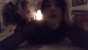 dim lights and strings are my vibe