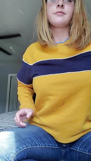 Sweater puppies 💛
