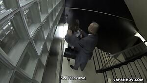 Yui Hatano Resolves Problems With A Blowjob