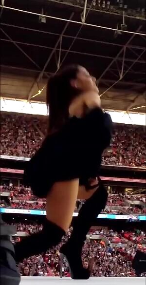 Ass jiggling like crazy