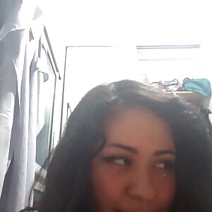 hahaha I had a hard time putting it on, but do you think you could take it off quickly? 🙊🙊