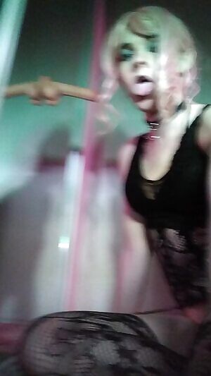 I didn't notice my wig was coming off until after I went down on you cock :o let me fix it real quick and we can get back to business.