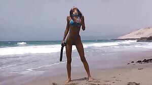 Distension on the beach