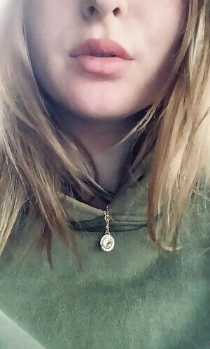 Somebody please dear god put a dick in my mouth 😫