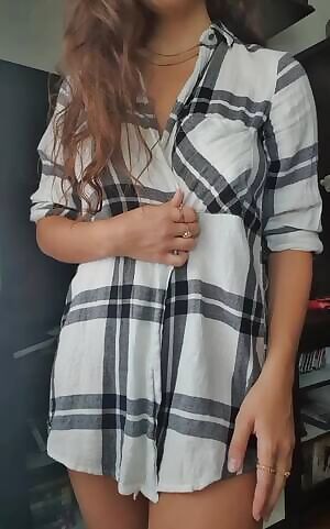 More tits and flannel but in motion this time 💃