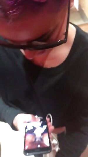 She sucks a strangers cock for clout