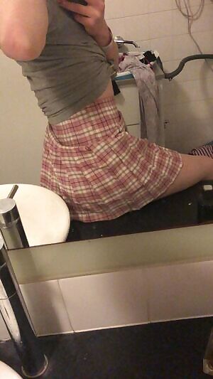 Got a new skirt for someone to choke me in 😍