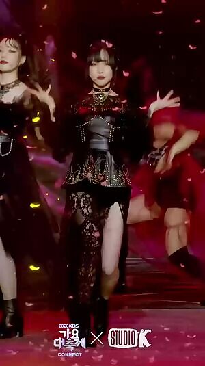 Gfriend Yuju in sexy leather!