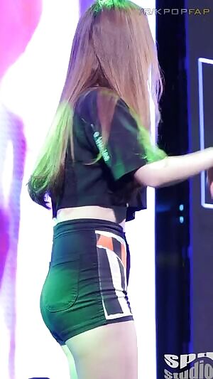 Girl's Day - Yura